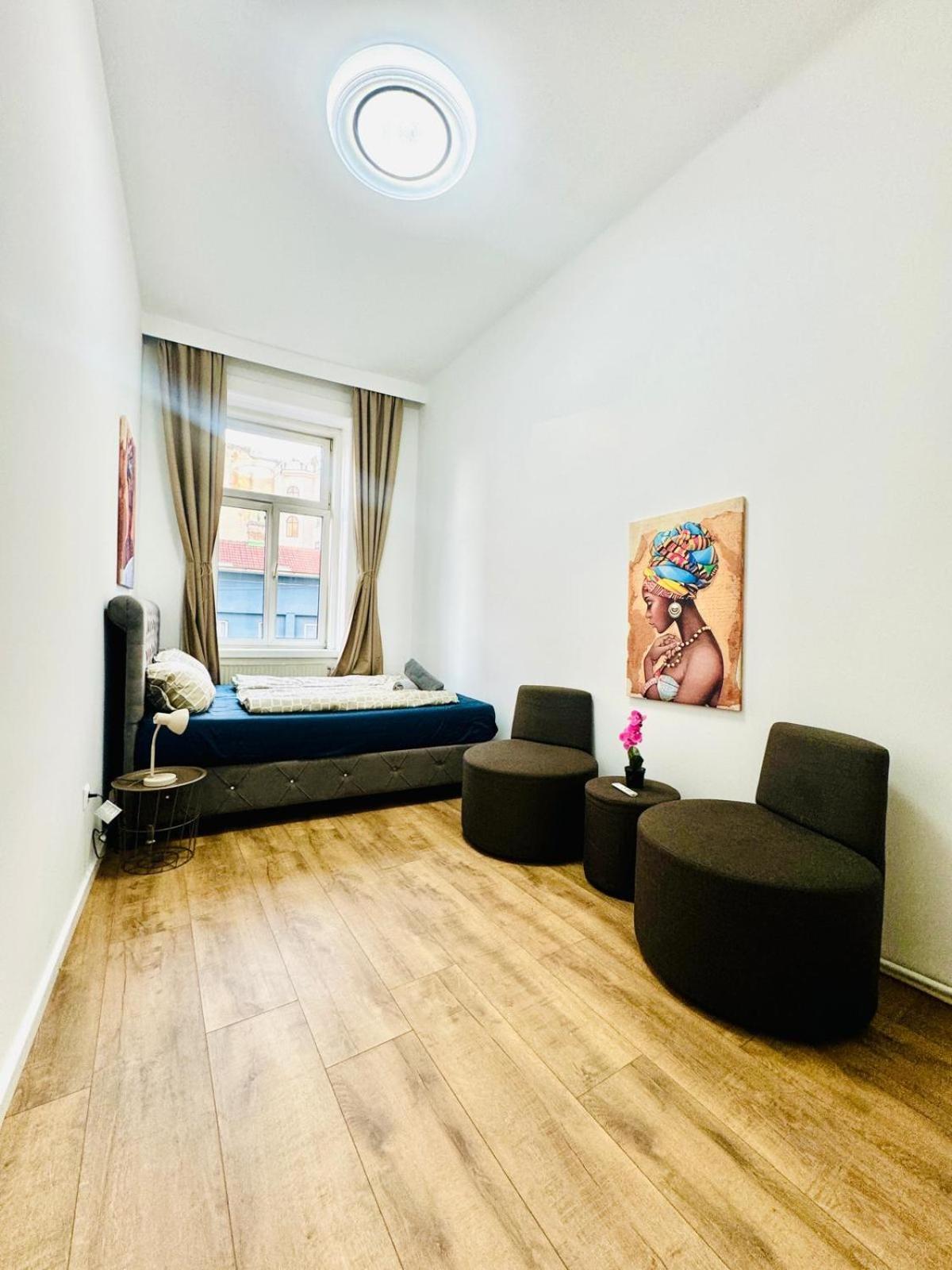 Cozy 9Br Shared Apartment, Only 12Min Walk To Augarten Vienna Exterior photo