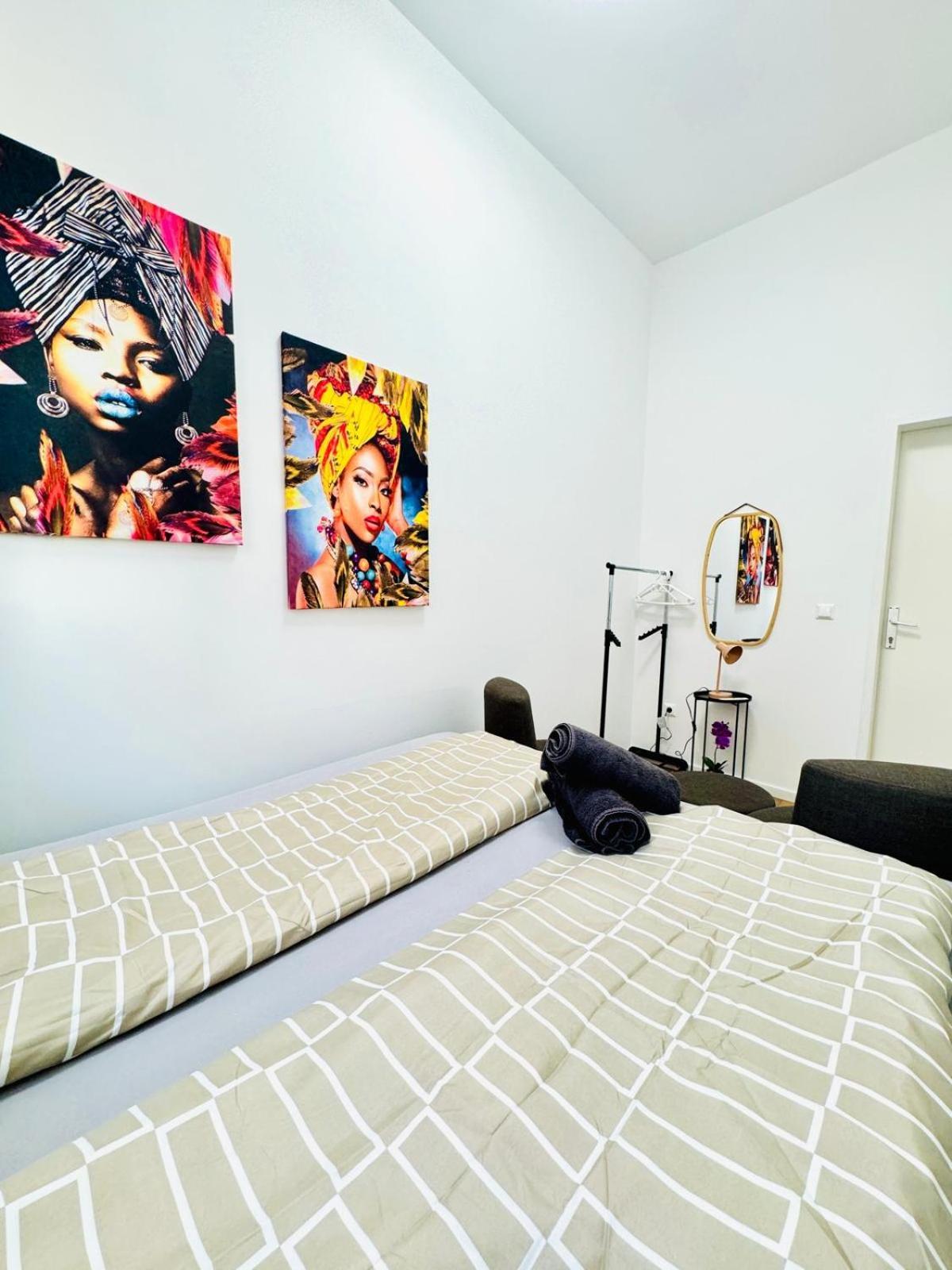 Cozy 9Br Shared Apartment, Only 12Min Walk To Augarten Vienna Exterior photo