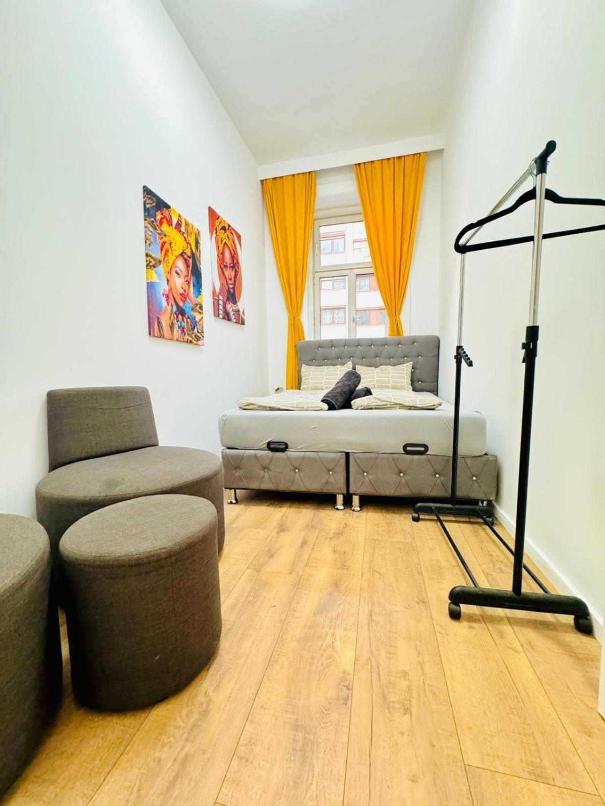 Cozy 9Br Shared Apartment, Only 12Min Walk To Augarten Vienna Exterior photo