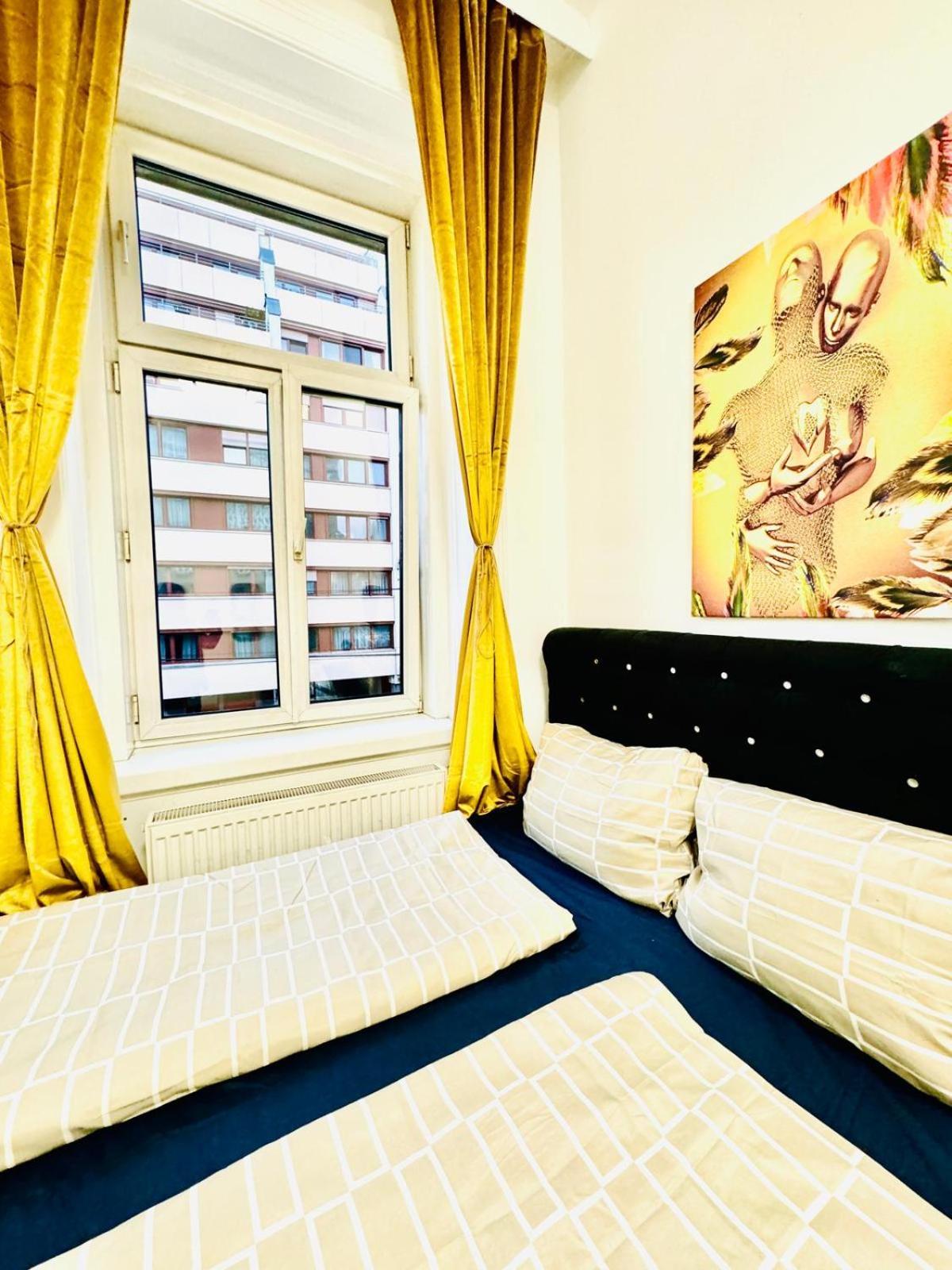 Cozy 9Br Shared Apartment, Only 12Min Walk To Augarten Vienna Exterior photo