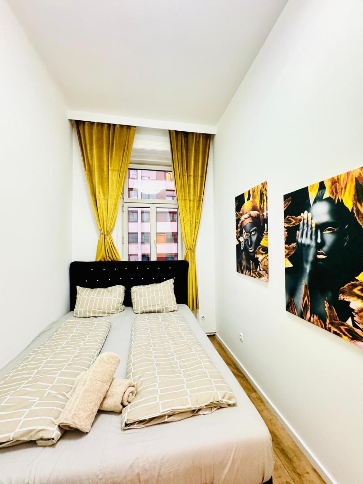 Cozy 9Br Shared Apartment, Only 12Min Walk To Augarten Vienna Exterior photo