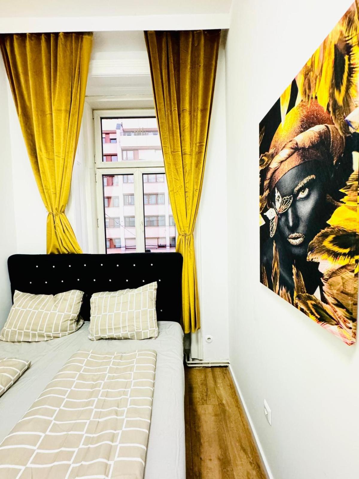 Cozy 9Br Shared Apartment, Only 12Min Walk To Augarten Vienna Exterior photo