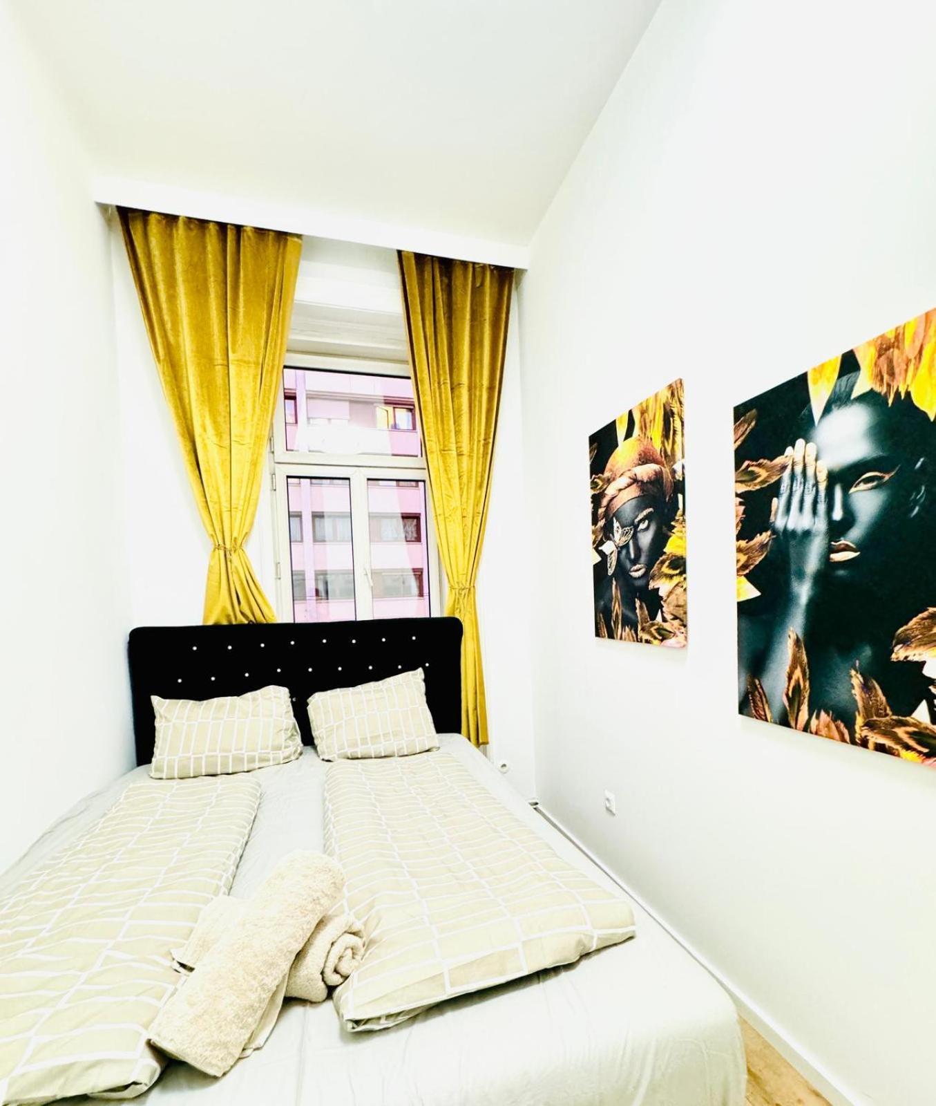 Cozy 9Br Shared Apartment, Only 12Min Walk To Augarten Vienna Exterior photo