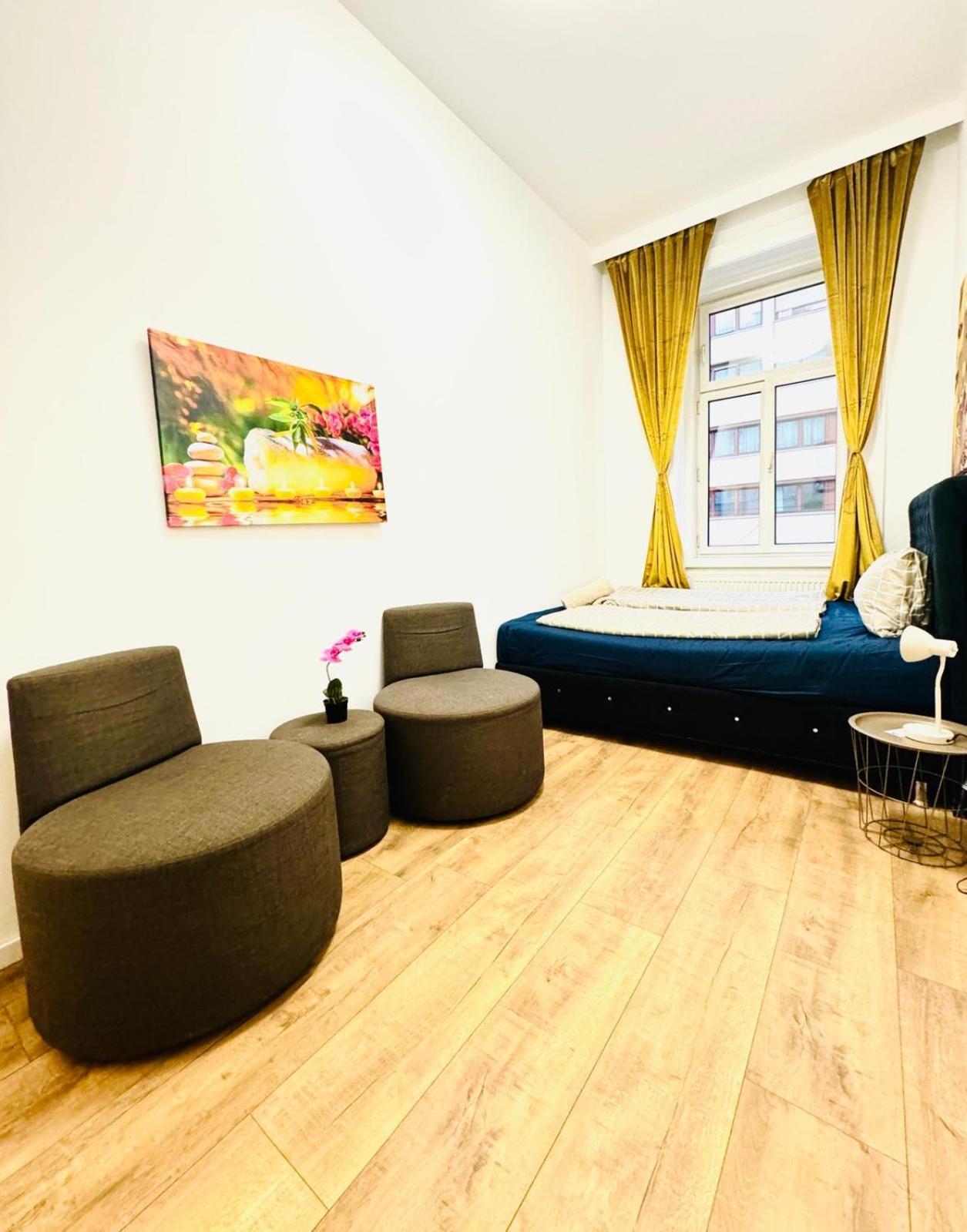 Cozy 9Br Shared Apartment, Only 12Min Walk To Augarten Vienna Exterior photo